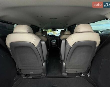 Серый Киа Карнивал, объемом двигателя 2.2 л и пробегом 12 тыс. км за 57000 $, фото 35 на Automoto.ua