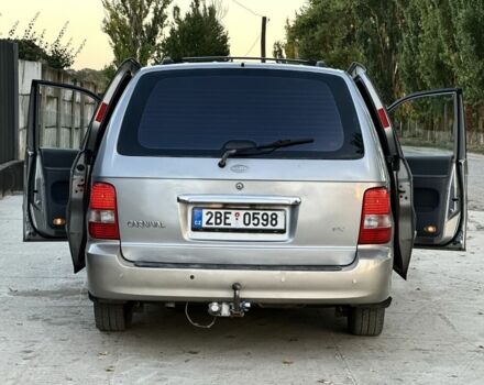 Серый Киа Карнивал, объемом двигателя 2.9 л и пробегом 270 тыс. км за 1800 $, фото 14 на Automoto.ua