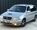 Серый Киа Карнивал, объемом двигателя 2.9 л и пробегом 270 тыс. км за 1999 $, фото 1 на Automoto.ua