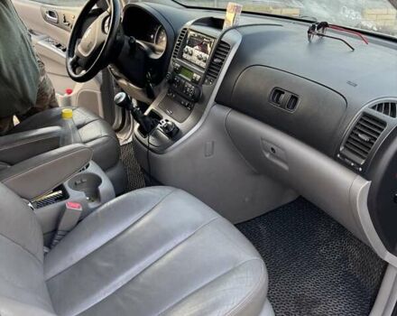 Сірий Кіа Карнівал, об'ємом двигуна 0 л та пробігом 239 тис. км за 4300 $, фото 1 на Automoto.ua