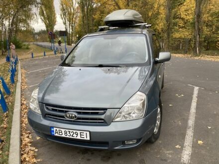 Киа Карнивал 2008 в Ладыжин на Automoto.ua Серый Киа Карнивал, объемом двигателя 2.7 л и пробегом 300 тыс. км за 6300 $, фото 1 на Automoto.ua