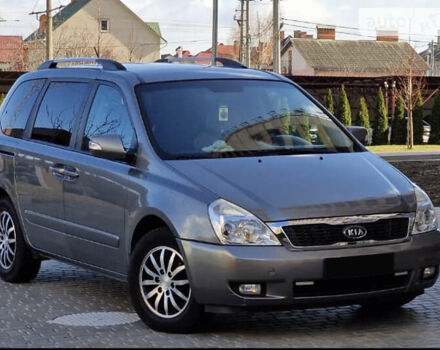 Сірий Кіа Карнівал, об'ємом двигуна 2.2 л та пробігом 273 тис. км за 10800 $, фото 1 на Automoto.ua