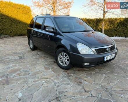 Серый Киа Карнивал, объемом двигателя 2.9 л и пробегом 381 тыс. км за 11900 $, фото 1 на Automoto.ua