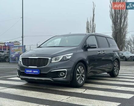 Серый Киа Карнивал, объемом двигателя 2.2 л и пробегом 177 тыс. км за 21000 $, фото 1 на Automoto.ua