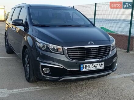 Киа Карнивал 2017 в Одессе на Automoto.ua Серый Киа Карнивал, объемом двигателя 2.2 л и пробегом 176 тыс. км за 21600 $, фото 1 на Automoto.ua