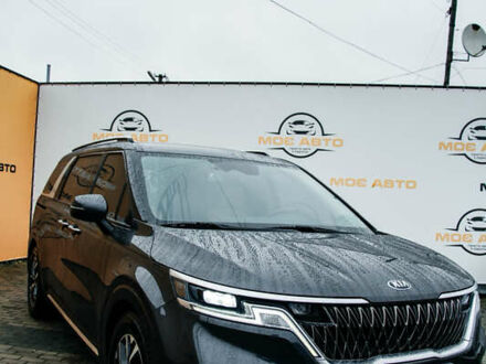 Серый Киа Карнивал, объемом двигателя 2.2 л и пробегом 147 тыс. км за 33999 $, фото 1 на Automoto.ua