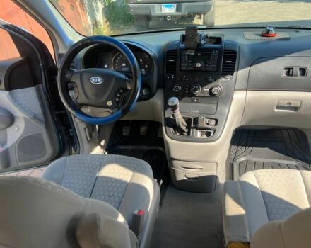 Синий Киа Карнивал, объемом двигателя 2.9 л и пробегом 350 тыс. км за 3800 $, фото 4 на Automoto.ua