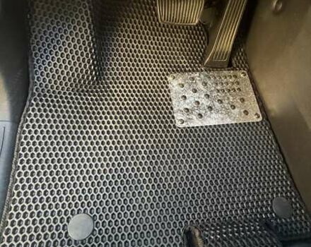 Синий Киа Карнивал, объемом двигателя 2.15 л и пробегом 105 тыс. км за 45500 $, фото 29 на Automoto.ua