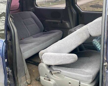 Синий Киа Карнивал, объемом двигателя 2.9 л и пробегом 328 тыс. км за 2300 $, фото 7 на Automoto.ua