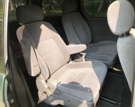 Зеленый Киа Карнивал, объемом двигателя 2.9 л и пробегом 250 тыс. км за 3200 $, фото 6 на Automoto.ua