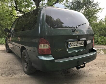 Зеленый Киа Карнивал, объемом двигателя 2.9 л и пробегом 250 тыс. км за 3200 $, фото 3 на Automoto.ua