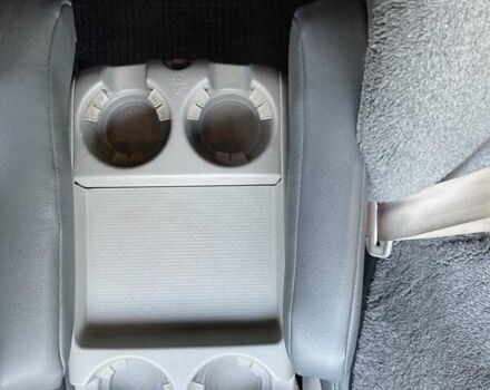 Зеленый Киа Карнивал, объемом двигателя 2.66 л и пробегом 336 тыс. км за 6299 $, фото 9 на Automoto.ua