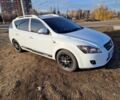 Білий Кіа Сід, об'ємом двигуна 0 л та пробігом 300 тис. км за 6000 $, фото 1 на Automoto.ua