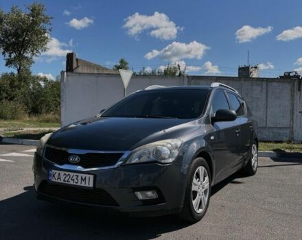 Серый Киа Сид, объемом двигателя 1.4 л и пробегом 200 тыс. км за 6000 $, фото 1 на Automoto.ua