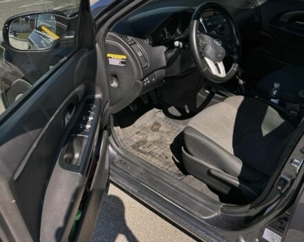 Серый Киа Сид, объемом двигателя 1.4 л и пробегом 200 тыс. км за 6000 $, фото 8 на Automoto.ua