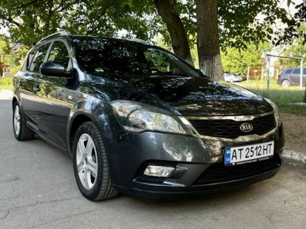 Серый Киа Сид, объемом двигателя 1.4 л и пробегом 204 тыс. км за 6700 $, фото 1 на Automoto.ua