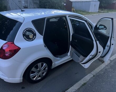 Киа Сид 2007 в Днепре (Днепропетровске) на Automoto.ua Белый Киа Сид, объемом двигателя 1.6 л и пробегом 220 тыс. км за 5700 $, фото 9 на Automoto.ua