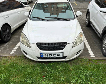 Білий Кіа Сід, об'ємом двигуна 1.6 л та пробігом 336 тис. км за 3800 $, фото 2 на Automoto.ua