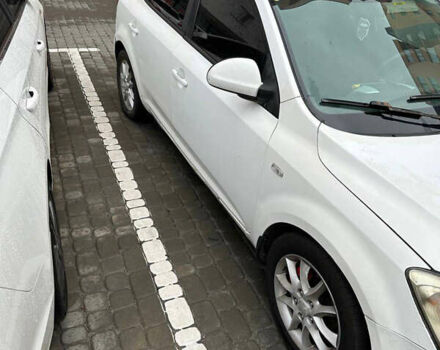 Білий Кіа Сід, об'ємом двигуна 1.6 л та пробігом 336 тис. км за 3800 $, фото 6 на Automoto.ua