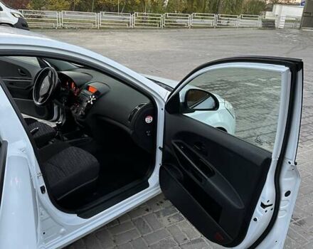 Белый Киа Сид, объемом двигателя 1.6 л и пробегом 229 тыс. км за 5799 $, фото 22 на Automoto.ua
