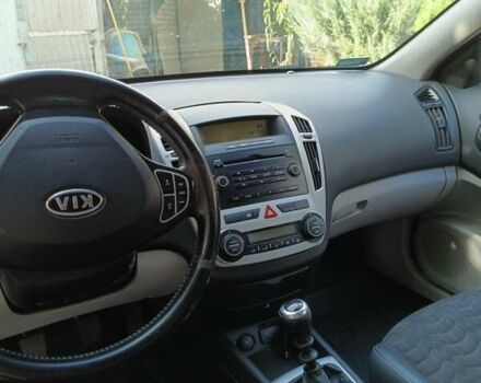 Киа Сид 2008 в Днепре (Днепропетровске) на Automoto.ua Белый Киа Сид, объемом двигателя 1.6 л и пробегом 145 тыс. км за 5500 $, фото 7 на Automoto.ua