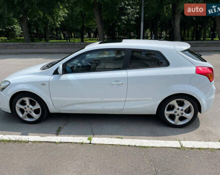 Киа Сид 2008 в Житомире на Automoto.ua Белый Киа Сид, объемом двигателя 1.6 л и пробегом 234 тыс. км за 5750 $, фото 11 на Automoto.ua