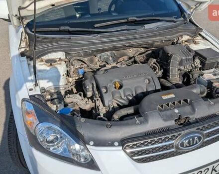 Белый Киа Сид, объемом двигателя 1.6 л и пробегом 160 тыс. км за 5250 $, фото 28 на Automoto.ua