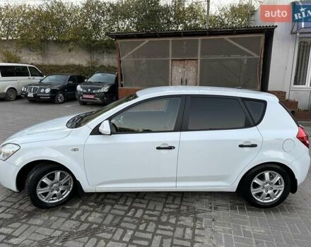 Белый Киа Сид, объемом двигателя 1.6 л и пробегом 229 тыс. км за 5799 $, фото 7 на Automoto.ua