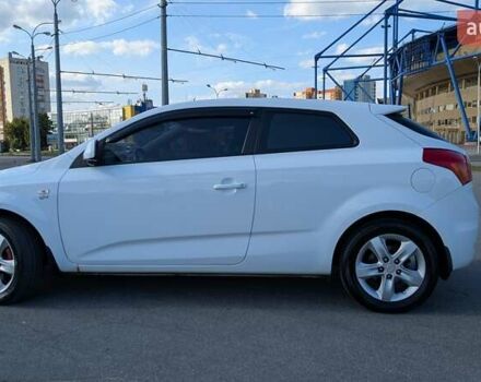 Белый Киа Сид, объемом двигателя 1.6 л и пробегом 160 тыс. км за 5250 $, фото 5 на Automoto.ua