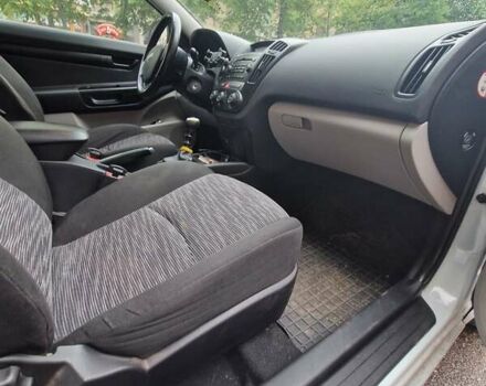 Білий Кіа Сід, об'ємом двигуна 1.59 л та пробігом 125 тис. км за 5200 $, фото 2 на Automoto.ua