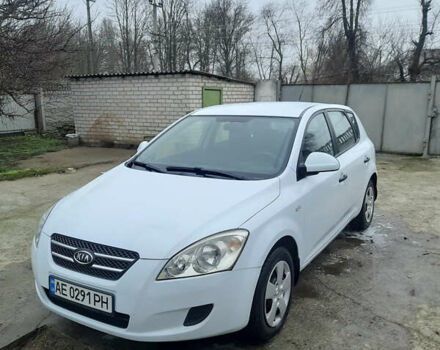 Белый Киа Сид, объемом двигателя 1.6 л и пробегом 182 тыс. км за 6100 $, фото 22 на Automoto.ua
