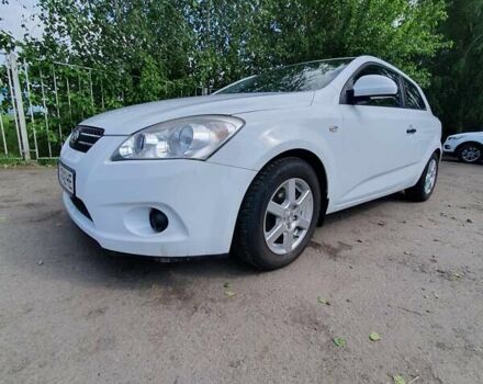 Білий Кіа Сід, об'ємом двигуна 1.59 л та пробігом 125 тис. км за 5200 $, фото 6 на Automoto.ua