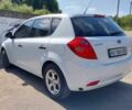 Белый Киа Сид, объемом двигателя 1.4 л и пробегом 225 тыс. км за 5400 $, фото 4 на Automoto.ua