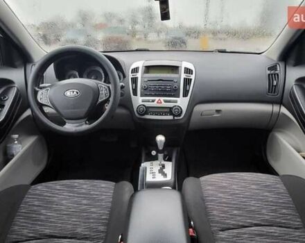 Белый Киа Сид, объемом двигателя 1.98 л и пробегом 190 тыс. км за 6900 $, фото 6 на Automoto.ua
