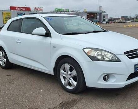 Белый Киа Сид, объемом двигателя 1.98 л и пробегом 190 тыс. км за 6900 $, фото 3 на Automoto.ua