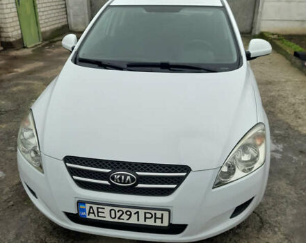 Белый Киа Сид, объемом двигателя 1.6 л и пробегом 182 тыс. км за 6100 $, фото 13 на Automoto.ua