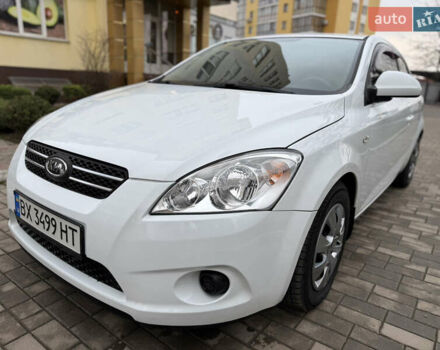 Белый Киа Сид, объемом двигателя 1.59 л и пробегом 178 тыс. км за 5700 $, фото 11 на Automoto.ua