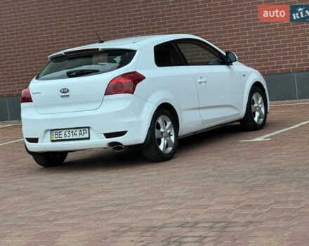 Белый Киа Сид, объемом двигателя 1.6 л и пробегом 167 тыс. км за 5700 $, фото 10 на Automoto.ua