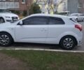 Белый Киа Сид, объемом двигателя 1.4 л и пробегом 170 тыс. км за 5100 $, фото 4 на Automoto.ua