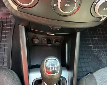 Белый Киа Сид, объемом двигателя 1.58 л и пробегом 393 тыс. км за 5700 $, фото 8 на Automoto.ua