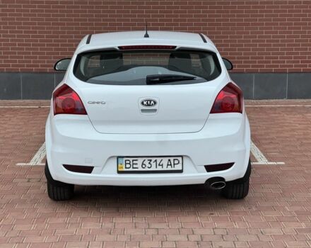 Білий Кіа Сід, об'ємом двигуна 1.6 л та пробігом 167 тис. км за 5700 $, фото 9 на Automoto.ua