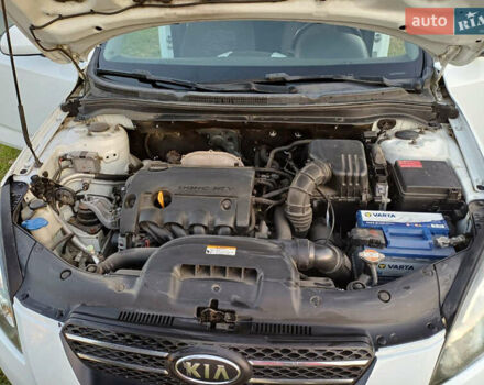 Белый Киа Сид, объемом двигателя 1.4 л и пробегом 255 тыс. км за 5300 $, фото 16 на Automoto.ua
