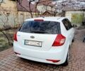 Белый Киа Сид, объемом двигателя 1.4 л и пробегом 230 тыс. км за 5500 $, фото 1 на Automoto.ua