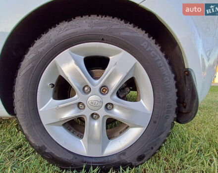 Белый Киа Сид, объемом двигателя 1.4 л и пробегом 255 тыс. км за 5300 $, фото 5 на Automoto.ua