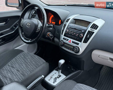Белый Киа Сид, объемом двигателя 1.6 л и пробегом 167 тыс. км за 5700 $, фото 16 на Automoto.ua