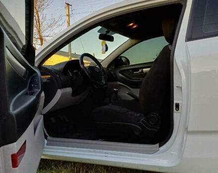 Белый Киа Сид, объемом двигателя 1.4 л и пробегом 255 тыс. км за 5300 $, фото 9 на Automoto.ua