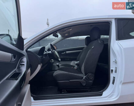 Белый Киа Сид, объемом двигателя 1.6 л и пробегом 167 тыс. км за 5700 $, фото 11 на Automoto.ua