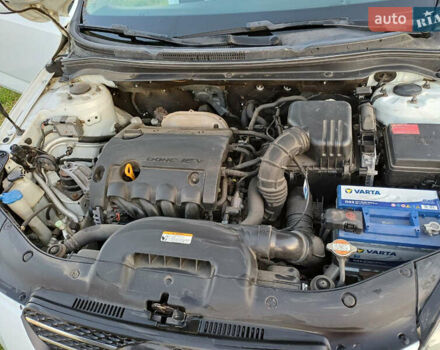 Белый Киа Сид, объемом двигателя 1.4 л и пробегом 255 тыс. км за 5300 $, фото 18 на Automoto.ua