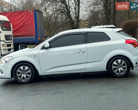 Белый Киа Сид, объемом двигателя 1.4 л и пробегом 178 тыс. км за 4777 $, фото 6 на Automoto.ua