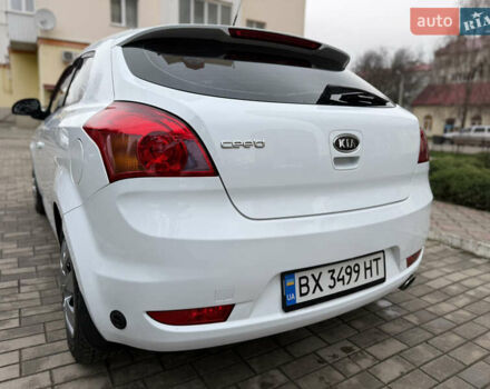 Белый Киа Сид, объемом двигателя 1.59 л и пробегом 178 тыс. км за 5700 $, фото 4 на Automoto.ua